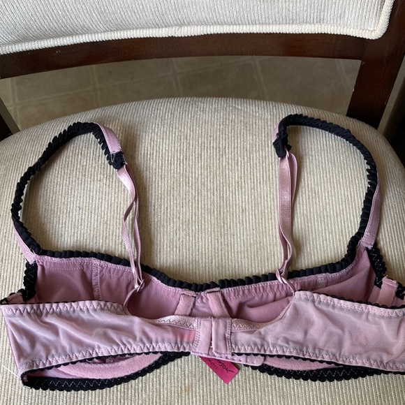 Betsey Johnson lavender rose silky bra size 34 a - Picture 5 of 9